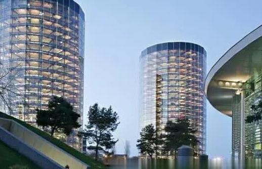 世界四大高难度停车场,有一个在中国,车道仅2