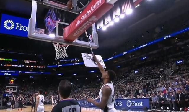 怎么上篮板 t013b75a0a374f22cd9.jpg