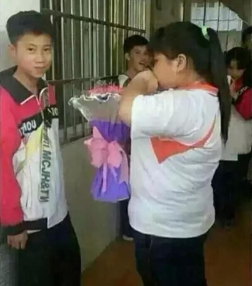 幽默笑话:姐姐脸过敏,去开药,吃了药,结果睡了一