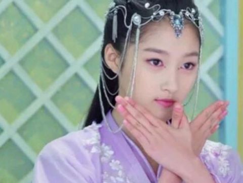 古装女星双手交叉施法瞬间,关晓彤最丑,最美的