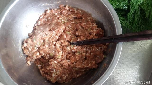 夏天不能错过这馅的饺子，比韭菜的香几倍，自带香气，我能吃30个