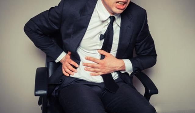 男子不抽烟不喝酒,查出肝癌,最后真相大白妻子