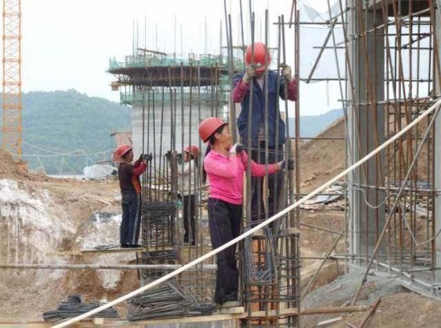 年轻人不好找工作,工地也缺人,为何很多年轻人