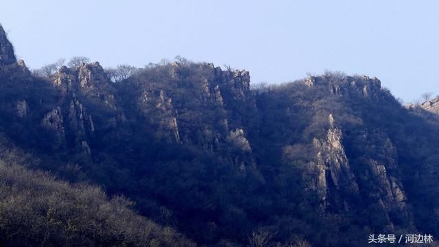 传统的旅游景点有城墙峡,黑龙潭,圆顶峰,水帘洞,海眼泉等五十多处