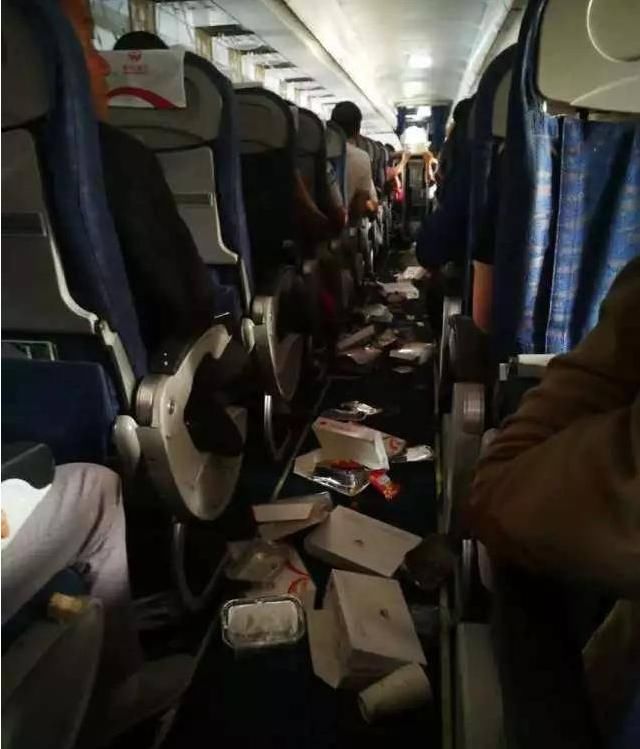 川航机长接受采访,回应突发紧急迫降,平凡人创