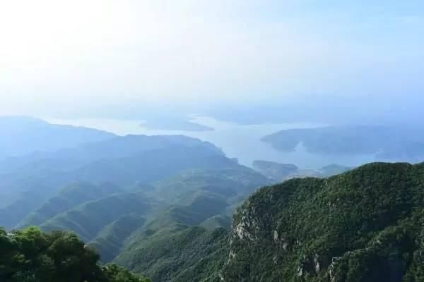 吴丹世界游记 这座山名气不大，但是却藏着罕见的美丽景色