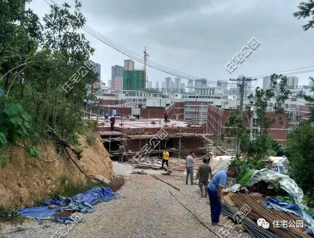 大城市有什么好，花不多的钱在农村建一套这样的别墅，养老最舒服