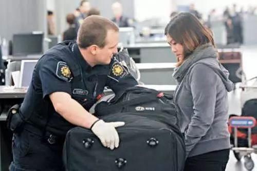 美国入境再增新规,奶粉等粉状物乘美航班将被