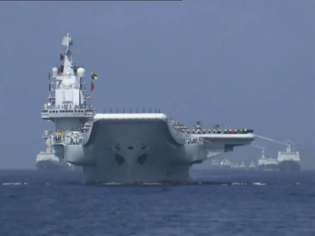 海军成立70周年阅兵彩排开始 055首舰已北上