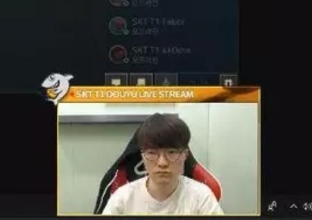 Faker直播上演自闭的原因找到了!原来比赛时成