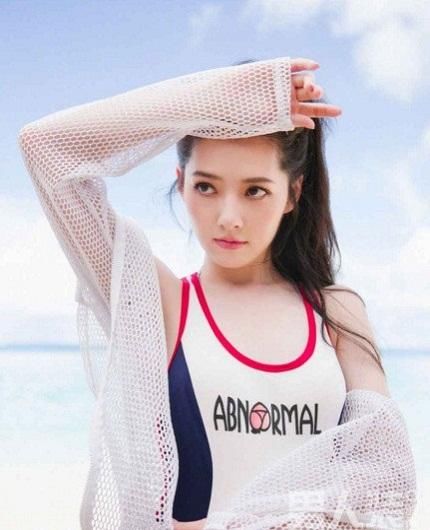 郭碧婷登《男人装》杂志封面,一改昔日清纯形