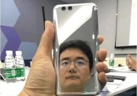 中兴抢在魅族Pro8前面, 造出了这部背面全屏的