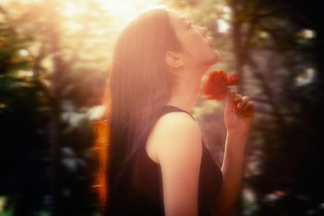 相亲男加了微信却不聊天那是什么心态?