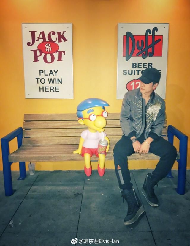 王文也先晒牵手照,后晒与韩东君甜蜜对视照 网