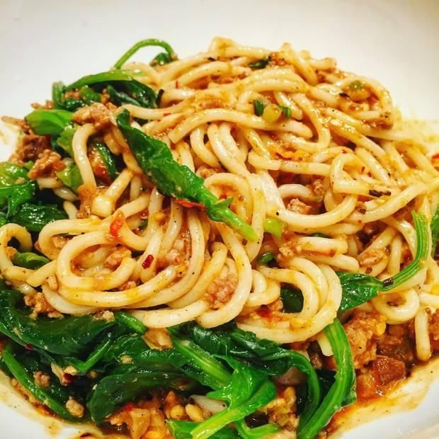 夏季开胃主食，麻辣拌面的家常做法，好吃简单营养又健康