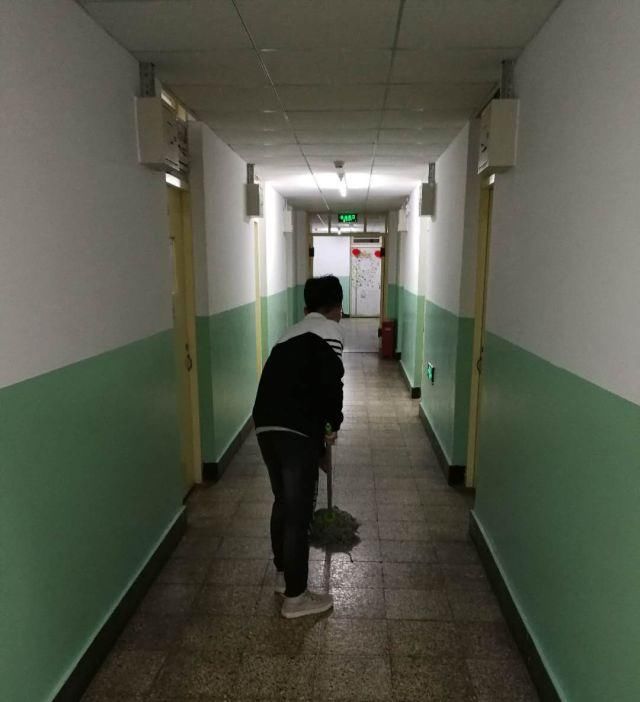 中国人民大学举行学雷锋纪念日活动