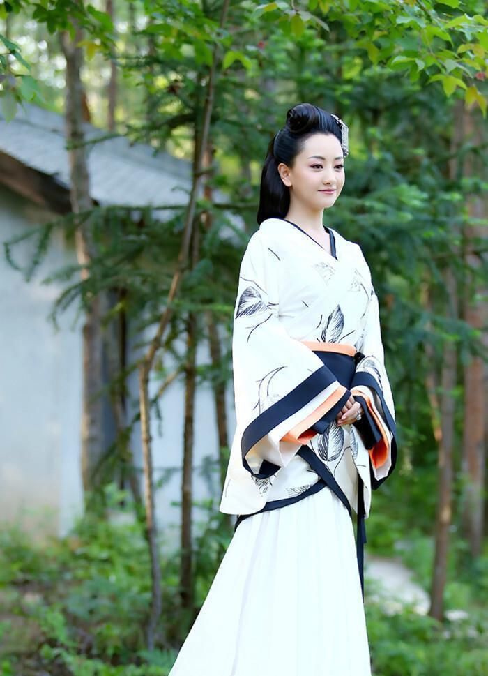 张艺谋等她四个小时， 她才是原定魏璎珞却拒演， 不愧万年女二