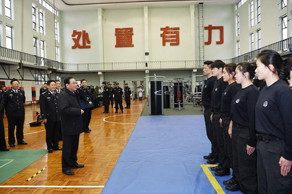 李强除夕检查上海城市安全保障工作