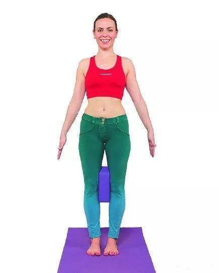 瑜伽砖辅助理疗教程:肩背理疗、快速瘦腿