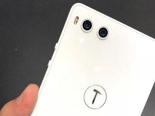 处于风口浪尖的坚果R1屏幕开胶,又引起新一轮