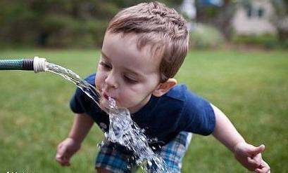 为啥全世界就中国人喝热水? 其他国家都喝冷水