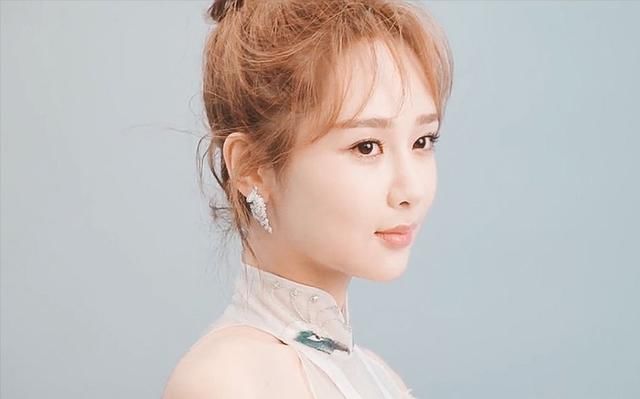 《蜜汁炖鱿鱼》官宣,曾曝主角是胡一天吴倩,现