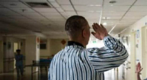 假如你被误抓进了精神病院,怎么证明自己是正