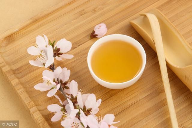 其实，人生如茶，淡是最美的色彩