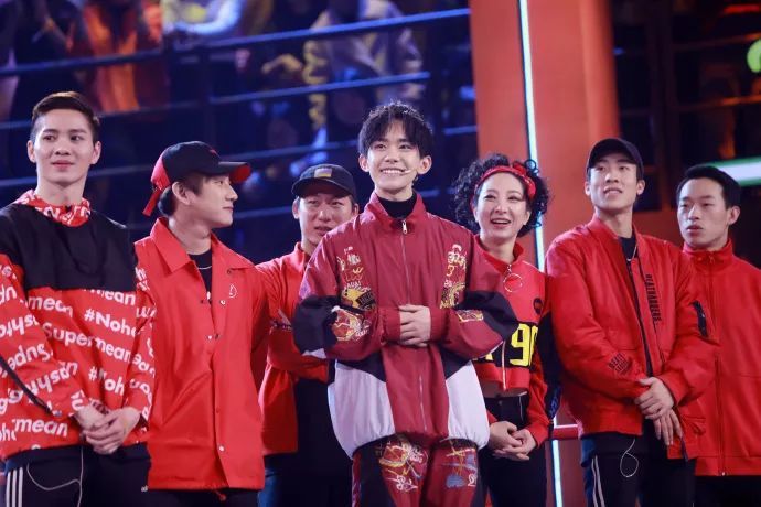 易烊千玺唱功实力 t014121bb8e78415d6a.jpg