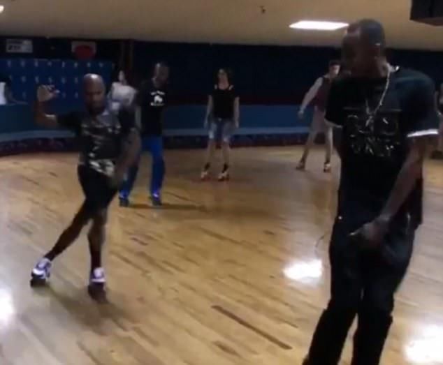 拳王梅威瑟赢得了橄榄球比赛的胜利,斩获63万