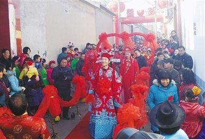 婆婆生病住院我去送饺子，她笑笑指了指空调，我气得把饺子喂狗