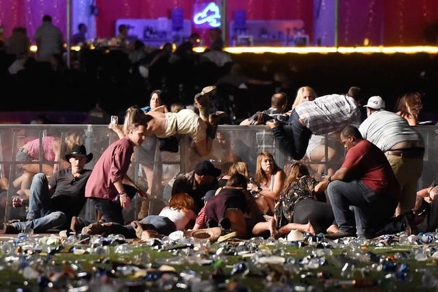 一天两起校园枪击案！11人死亡！特朗普为何就是不愿“放下枪”？