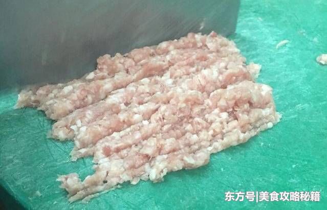 饺子 还在用手包？怪不得那么慢，用它包饺子，一秒几十个！