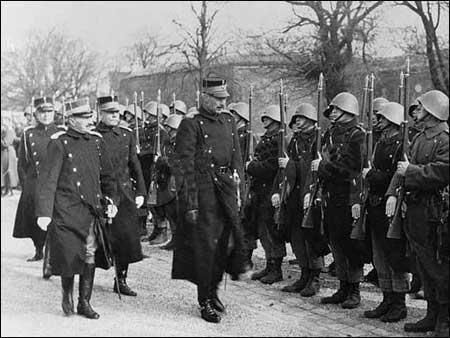 二战时的瑞典在干嘛?名为中立国,还从德国那赚