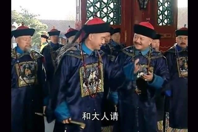 纪晓岚送给贪官一罐茶叶，上面撒了一撮盐，贪官大惊：我命休矣！