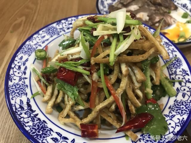 在西安品尝一顿正宗“陕菜”，葫芦鸡惊艳!大肉萝卜饺子超好吃!