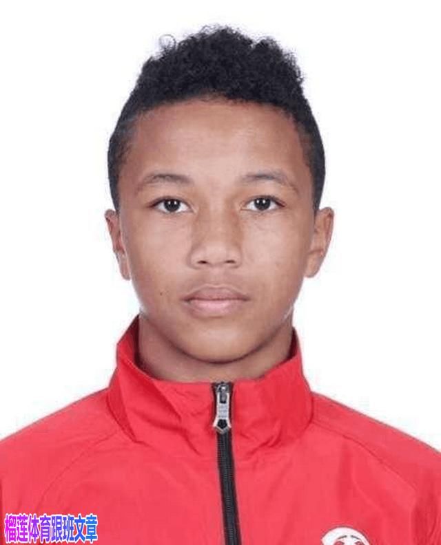 广州恒大黑人混血国脚火了!球迷:佩服他爸,为中