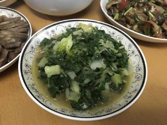 我家年夜饭12菜2汤，全是公公的拿手菜，尤其这道我吃了3碗没吃够