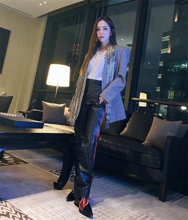 金曲奖后续：梁静茹回应陪跑，邓紫棋喊话前公司