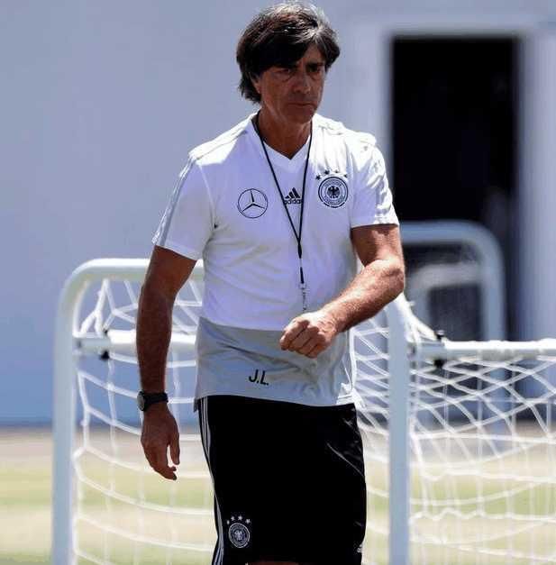 这届世界杯疯狂! 上届冠亚军成难兄难弟, 德阿