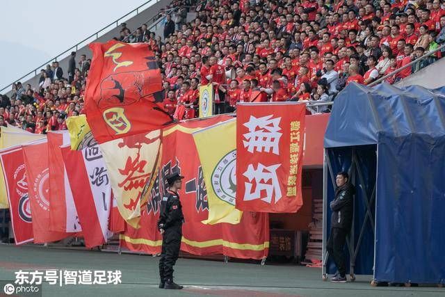 悲哉?壮哉?四川FC进入托管状态,教练微信群报