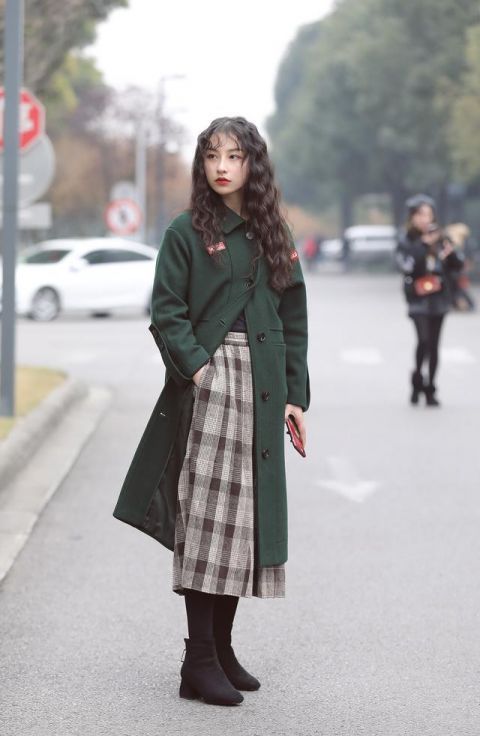 绿色头发怎么搭衣服_女生头发怎么画(2)