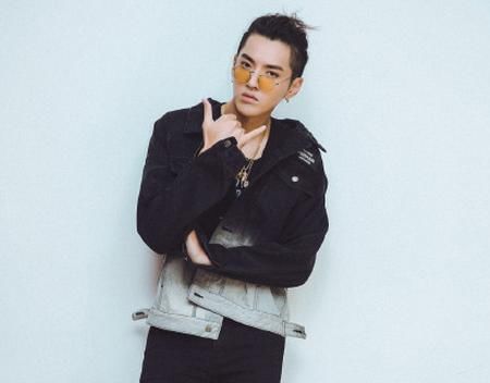 吴亦凡的这个发型堪称专属,蔡徐坤、王大陆、