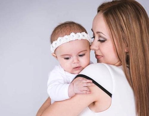 宝宝做不出这几个举动,尤其是四个月的时候,就