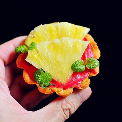 迷你菠萝奶油树莓挞