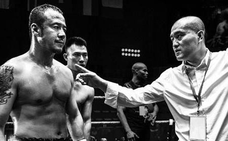 杨坤齐齐哈尔的新恋情疑似曝光!大叔爱萝莉?