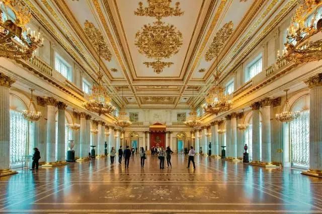 成都到欧洲旅游,往返居然不到2000元…