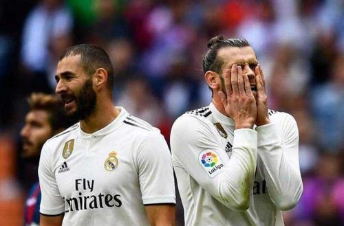 皇马单赛季被巴萨三杀,死敌征服伯纳乌,索拉里