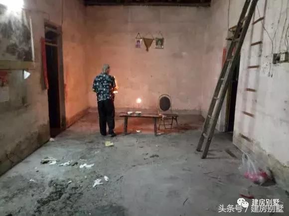 鸡场老板靠养鸡发家致富，36万建双拼别墅，在农村也能过得精彩