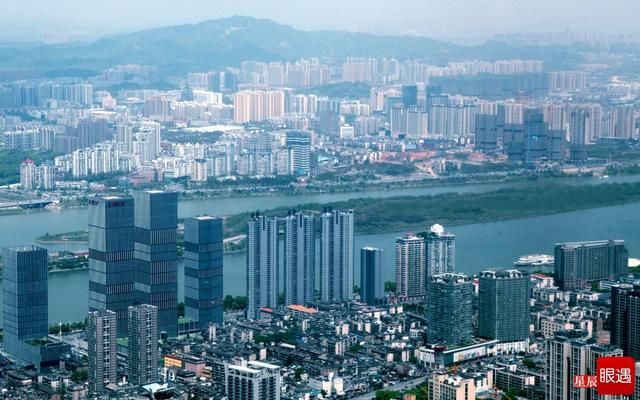 划分为14个地级市的湖南和16个省的波兰对比